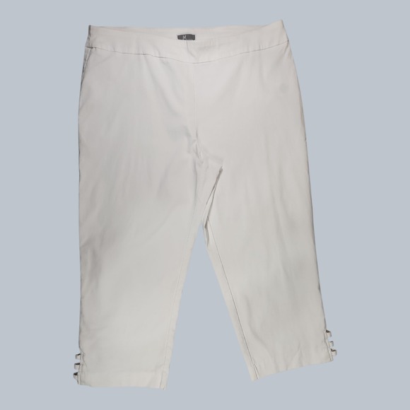 JM Collection Pants - JM Collection White Capri Pants Women L Pull On Elastic Waist Lattice Hem Crop
